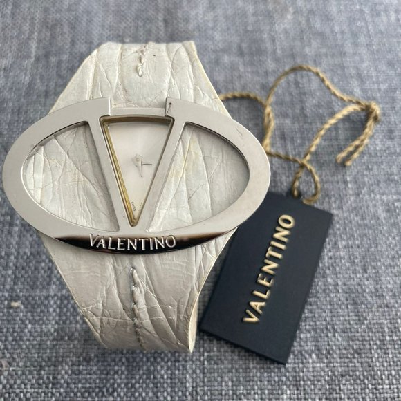 Vintage Valentino Ladies' Watch Leather Strap - New with tags! - Picture 2 of 5